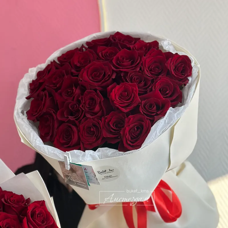 Букет из красных роз 