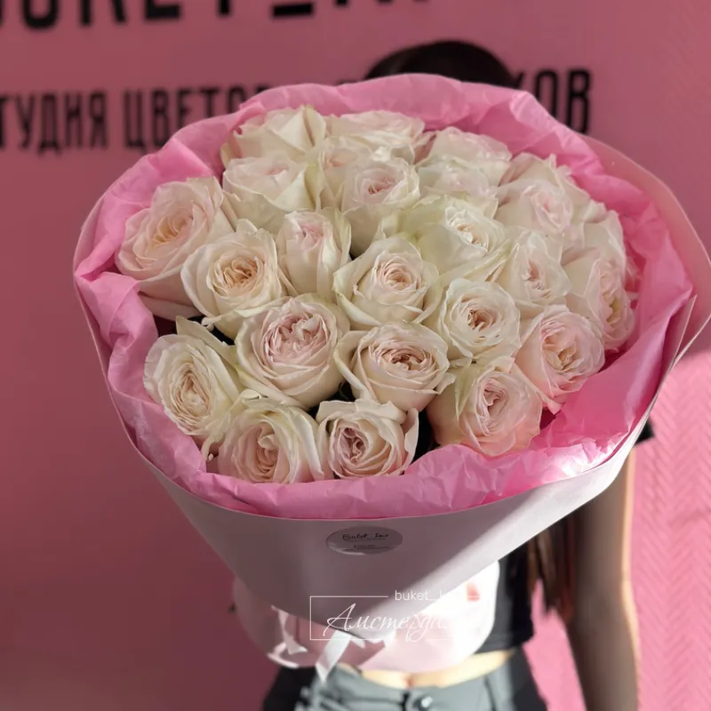 Букет из 25 пионовидных ароматных роз 