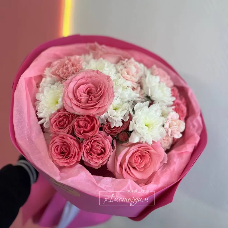 Сборный букет в розовой гамме облачный 