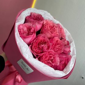 Букетик с пионовидной розочкой от интернет-магазина «Амстердам» в Комсомольске-на-Амуре