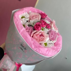 Сборный нежный букетик от интернет-магазина «Амстердам» в Комсомольске-на-Амуре