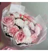 Букет в нежной гамме сборный разные цветы