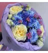Сборный букет с розами и хризантем