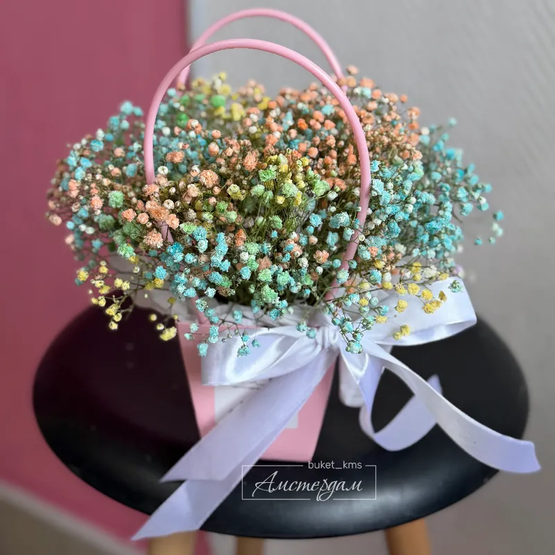 Сумочка с разноцветной гипсофилой