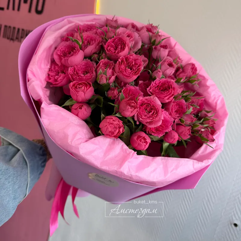 Букет из кустовых роз