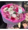 Яркий букет с гипсофилой