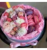 Коробочка размер М с цветами и макарунсами